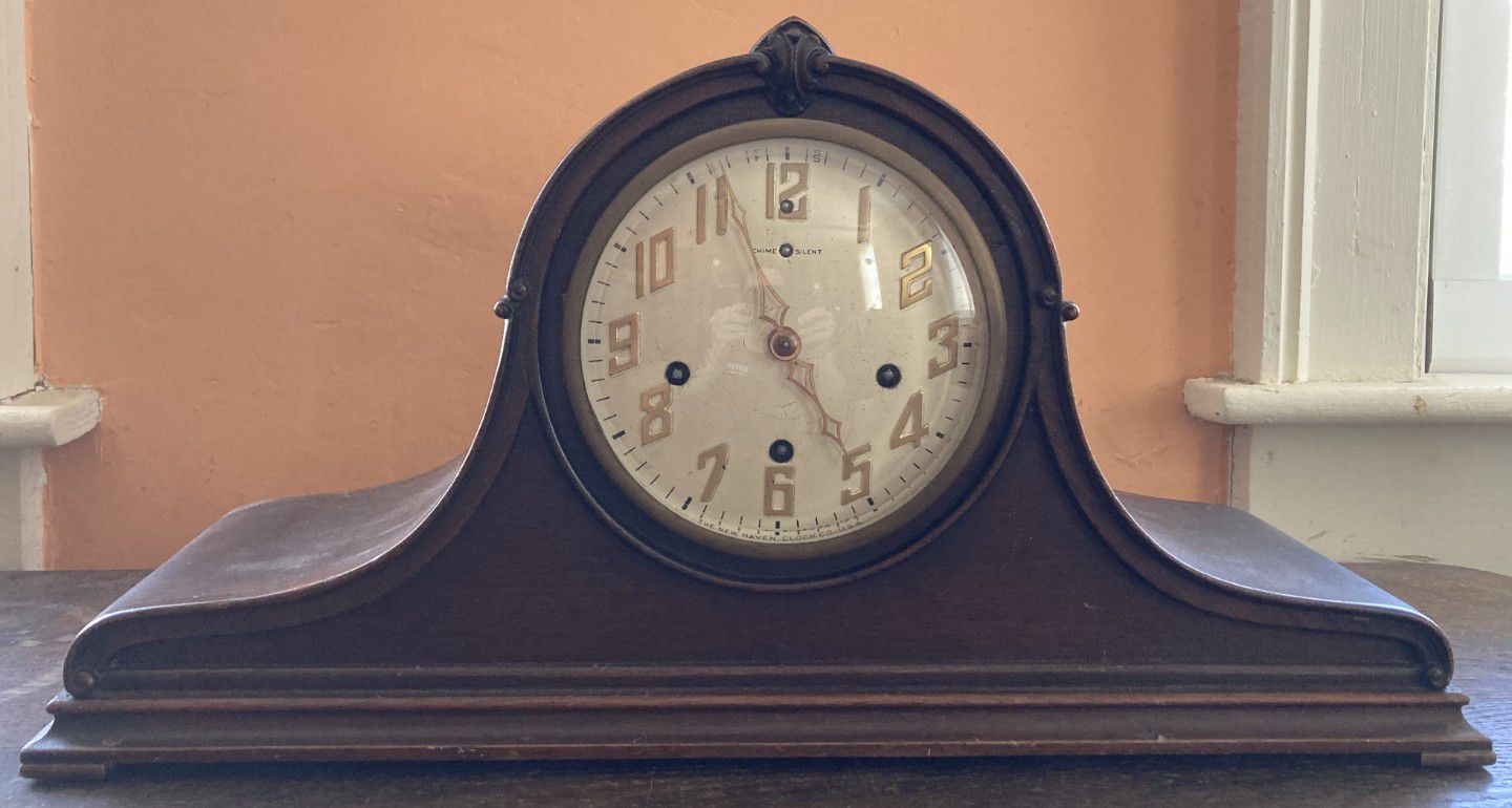 Vintage New Haven Clock Company Mantle Clock bidding ends 4/5 5.00