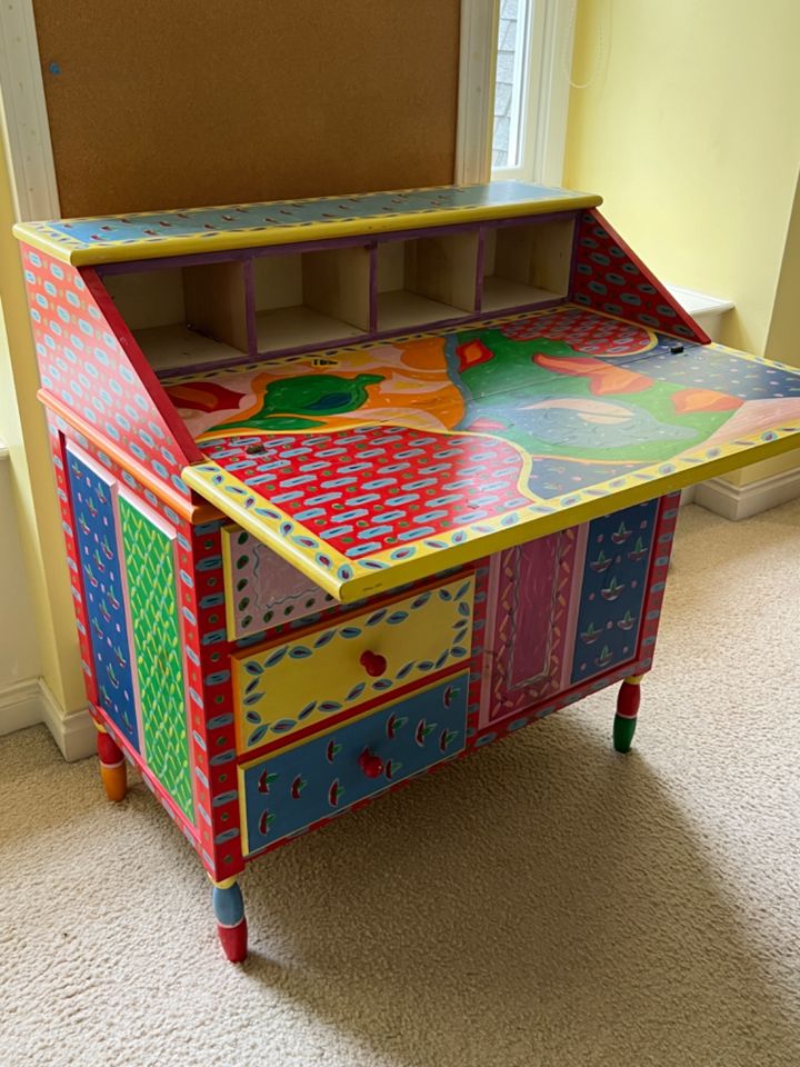 Waterfront Estates Online Estate Sale Moved to Warehouse