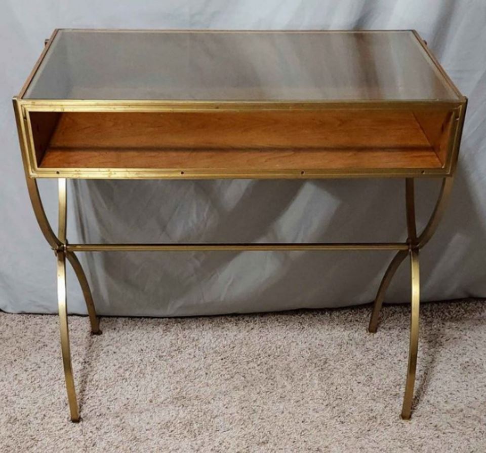 Hooked Estate Sales  Auction