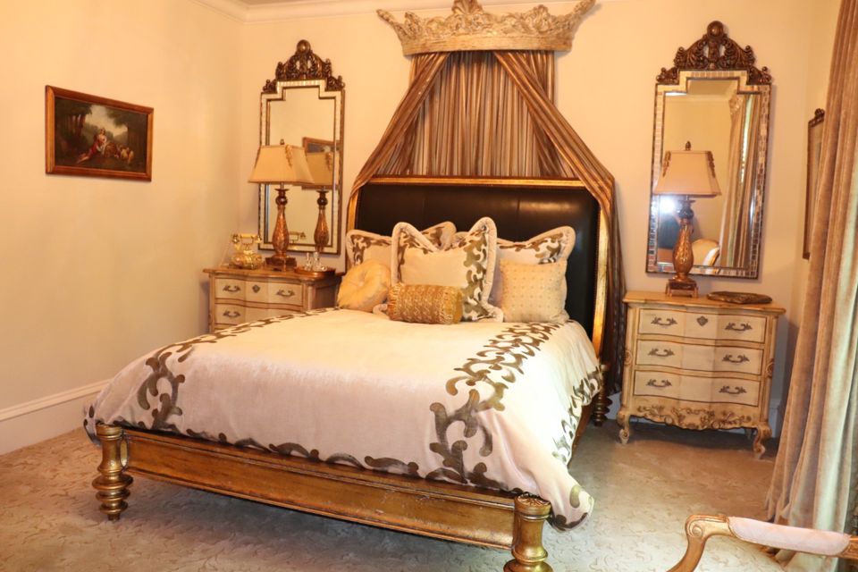 Heirlooms, Antiques & Gold ON LINE Estate Sale Seven Eagles 