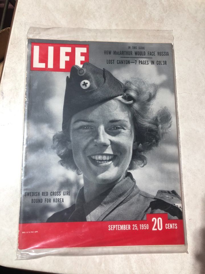 Paper*Miniatures*Comics* Books & Jewelry