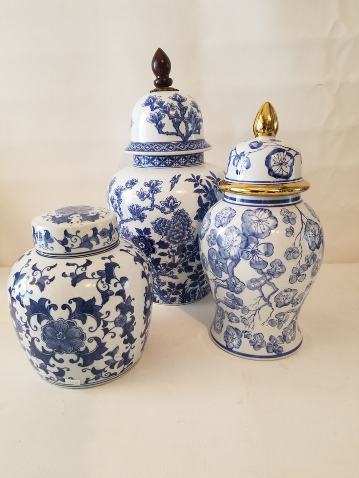 Bluestar Estate Sales - Online Downsizing Sale - Housewares & Holiday - Matthews