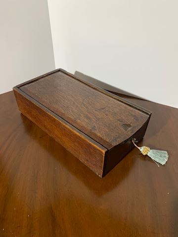 Liv. 513. 18th Century Oak English Candle Box