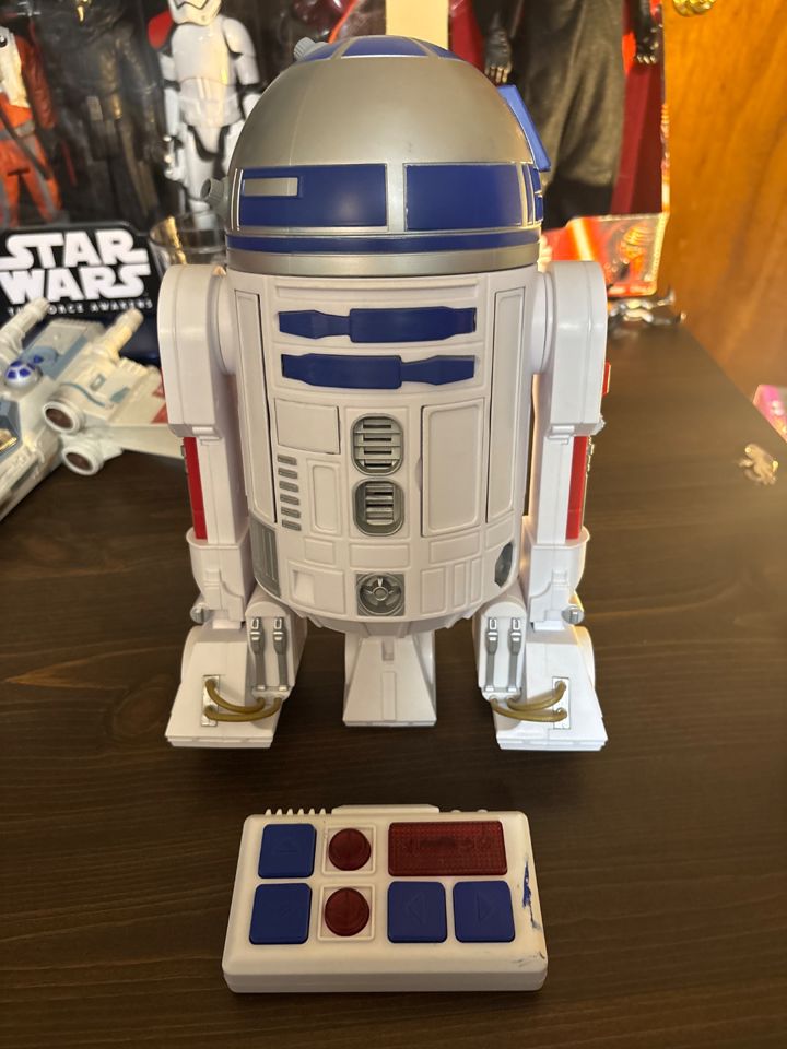 🎮 SHORELINE ESTATE SALES COLLECTOR’S CORNER Where Nostalgia Lives! Star Wars • Atari • Baseball Car