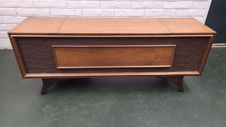 Atomic Estate Sales Online Auction Mid Century Items + More!