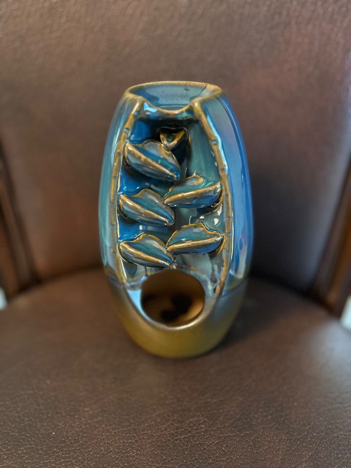 Estate Sales Girl-Starving Artist