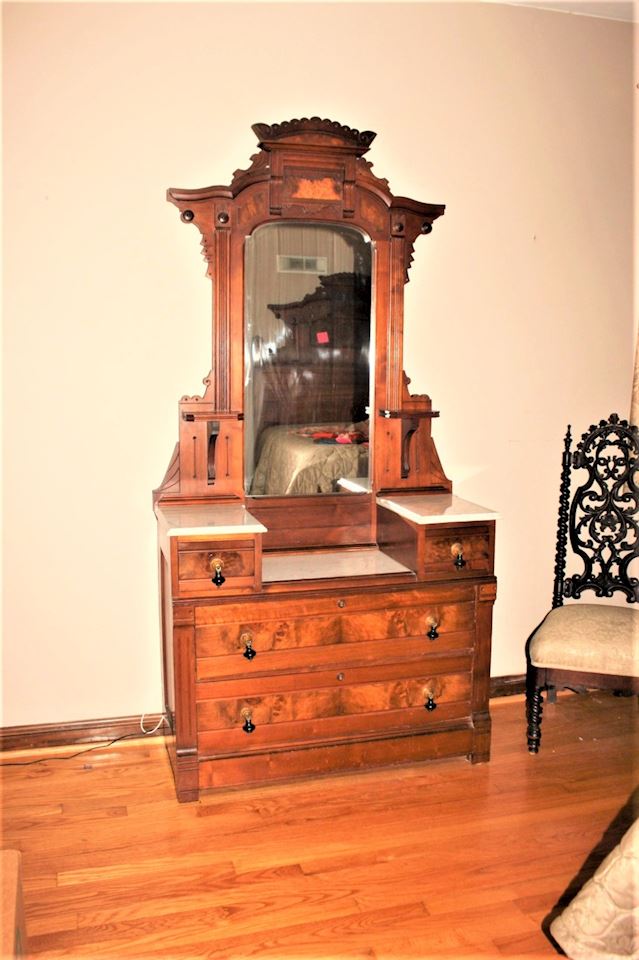 Great Things At This Lovely Artist Home Appliances-Art-Antiques-Furniture On Line Six Pence Sale~