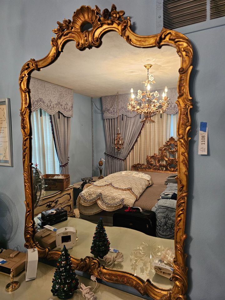 St. Louis Hills Online Estate Auction