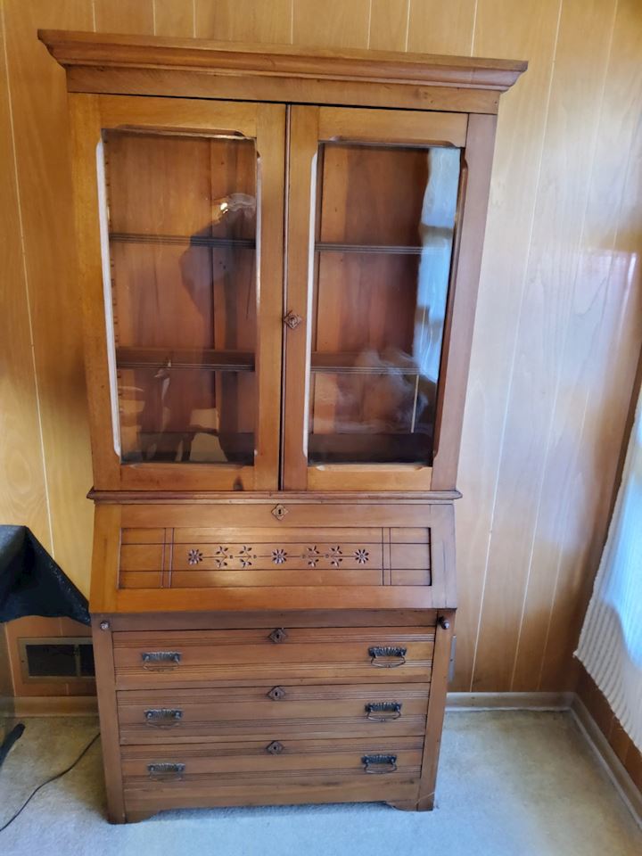 North County PHASE 1 ONLINE Estate Sale ~ Collectibles ~ Books ~ Vintage Clothing & Furs ~ Copper