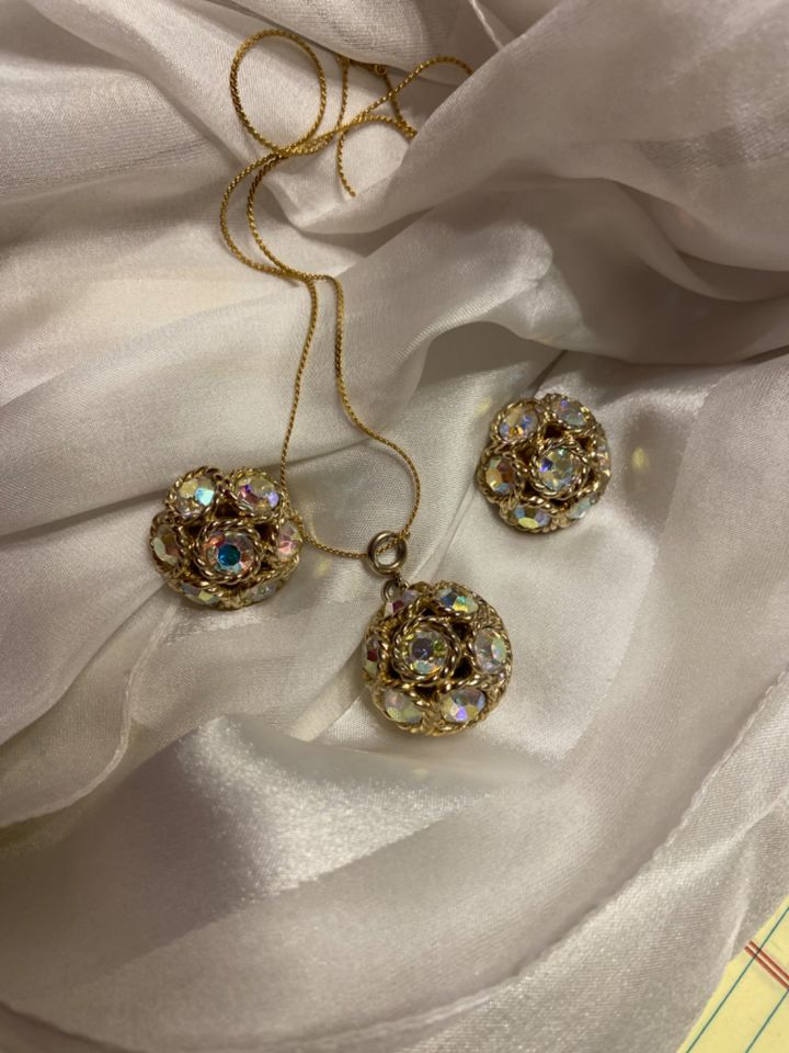 Jewelry auction