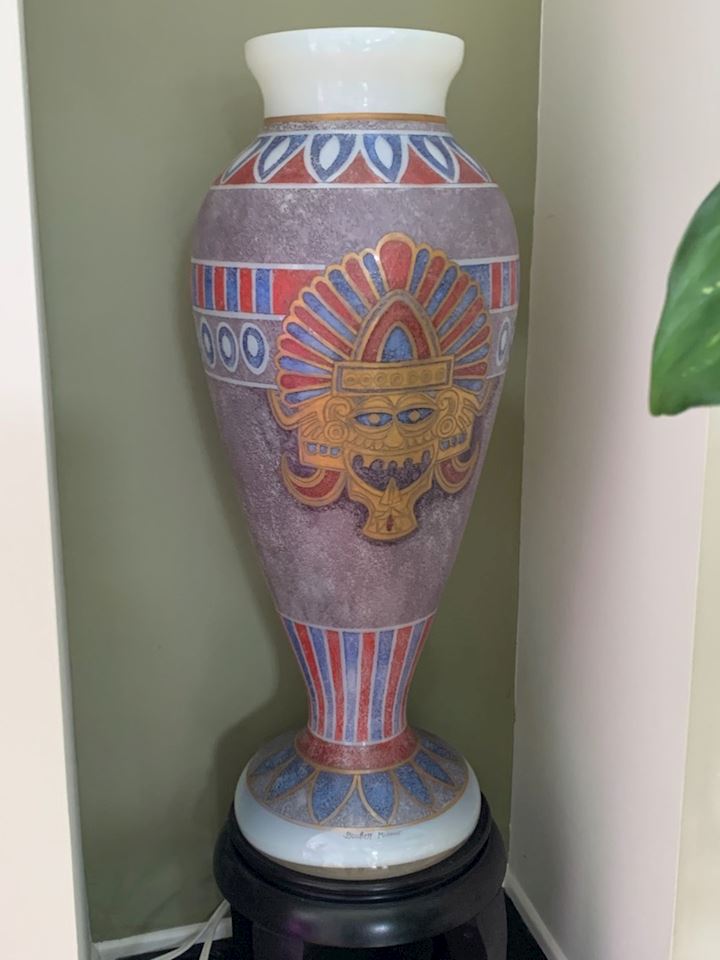 Beautiful Murano, Lalique, Giuseppe Armani Florence, Lladro, and Swarovski: Can be shipped to you! 