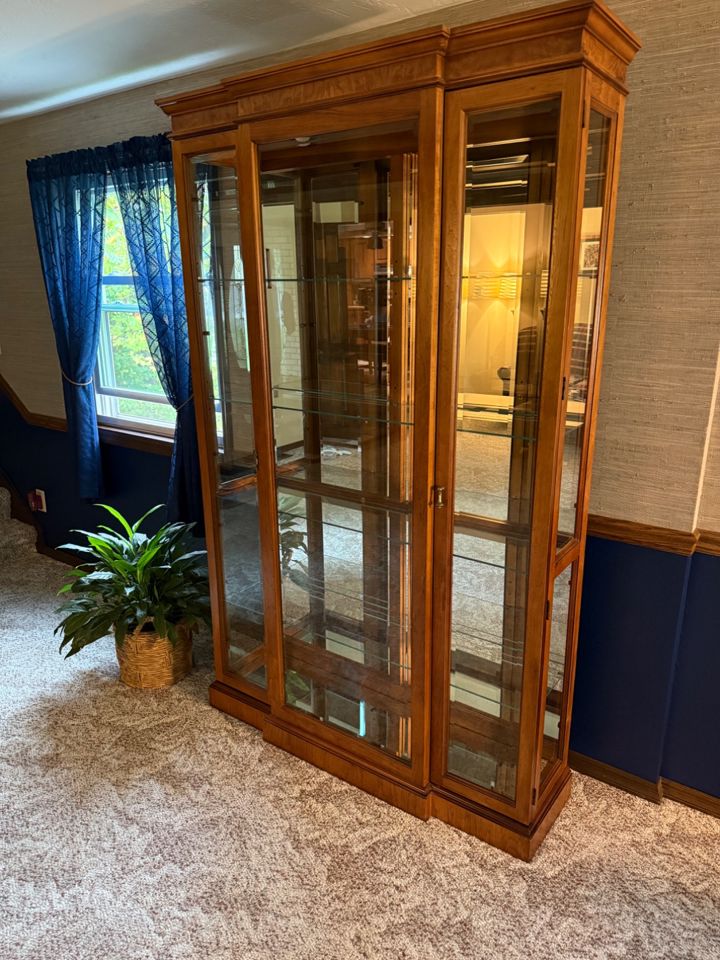 Hiddenworth Online Auction!
