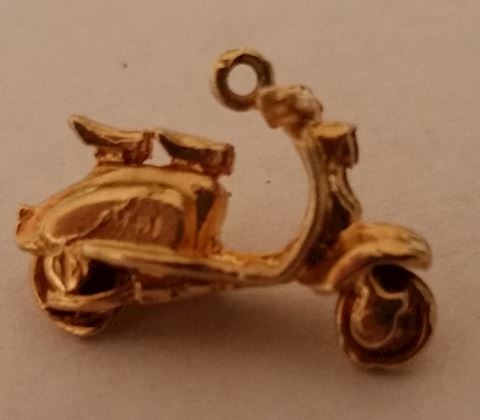 14k GOLD VINTAGE CHARM MOTOR SCOOTER