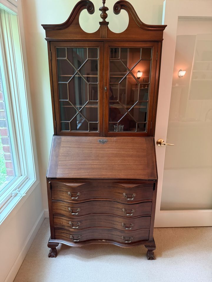 Elegance on Asa Gray Dr