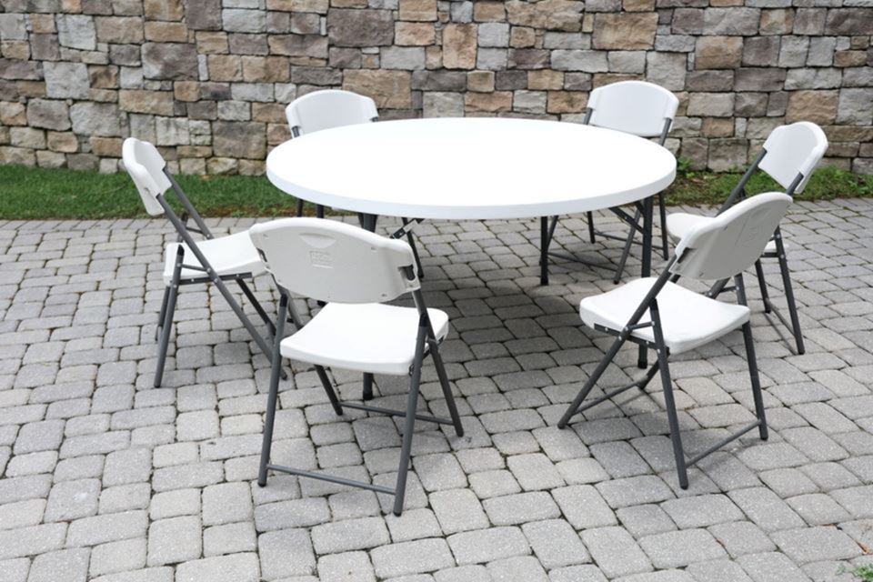 Maxchief 60 Folding Table & 6 Chairs (2 of 2 sets) bidding ends 7/8