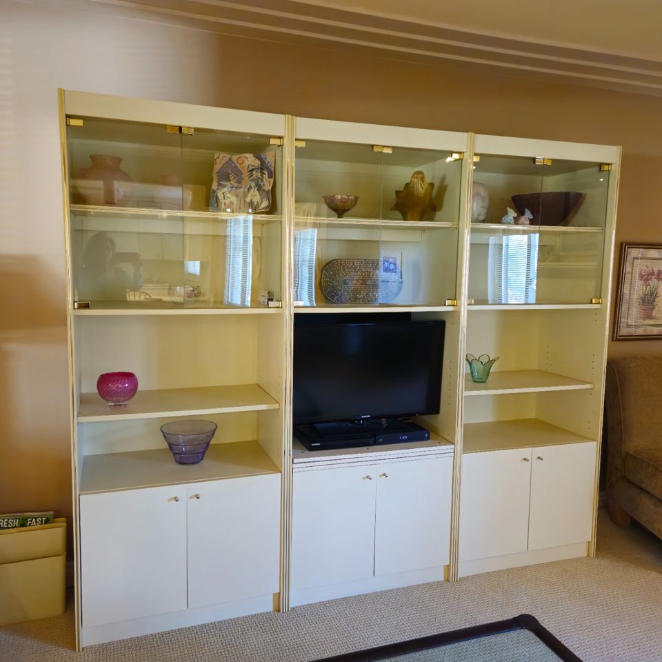 Laminate 3 piece MCM wall unit  $50 -  LIVONIA