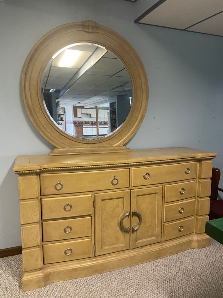 20% OFF Lake Orion Furniture & More Estate Sale