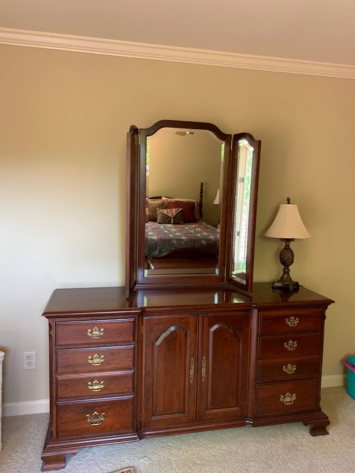 Maple Street Estate Sales: Country Club of Roswell Online Estate - Call for an appointment