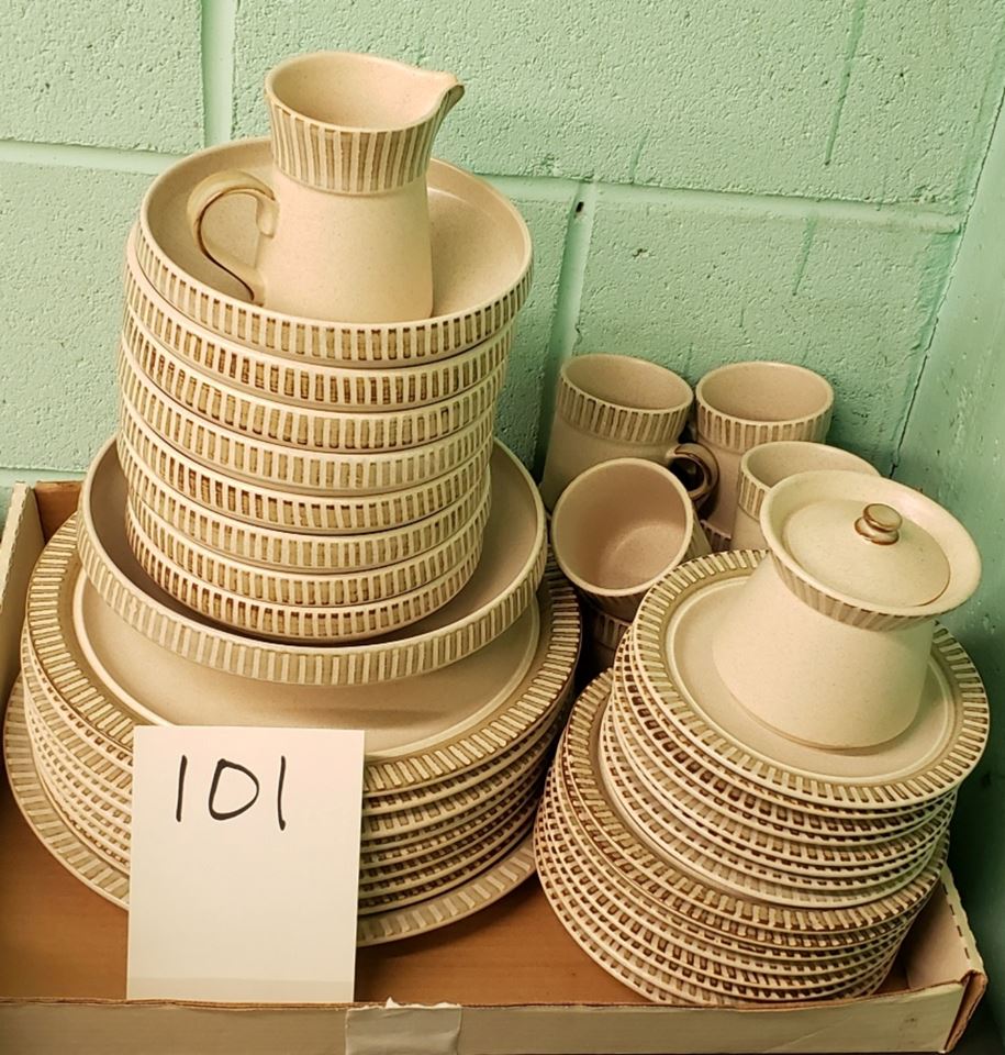 Tupperware & More Online Auction