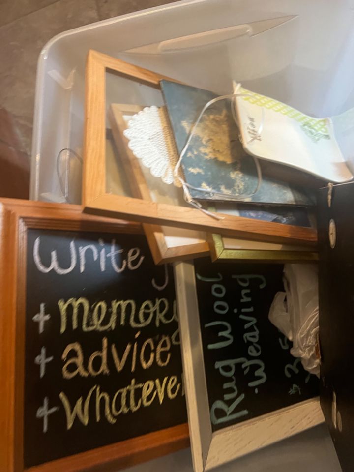 F29: Chalkboard & Chicken Wire Frame