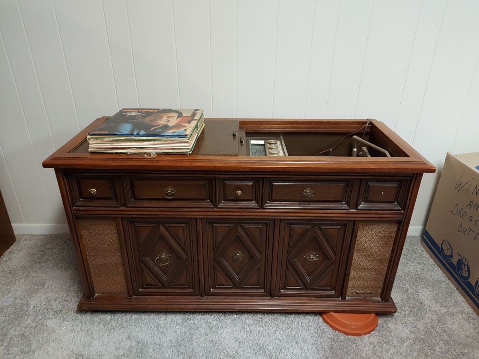 Florissant Estate Auction "Final Sale", Great Deals