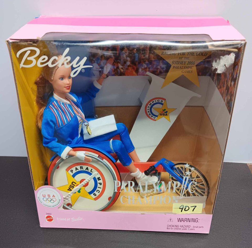 2002 Malibu Barbie Lunchbox, Club Hallmark Ornament