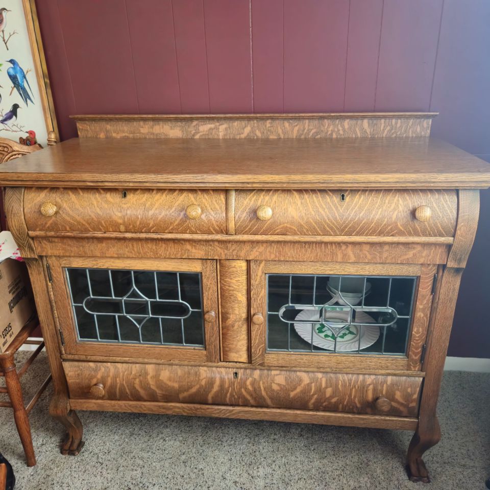 BUY ONLINE!  Antique dressers, buffet, table & chairs, woodworking, antique bed - PLYMOUTH
