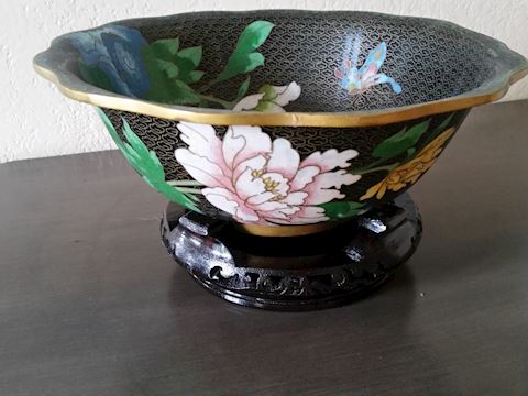 VINTAGE CLOISONNE BOWL W/STAND GOLD GILT TRIM