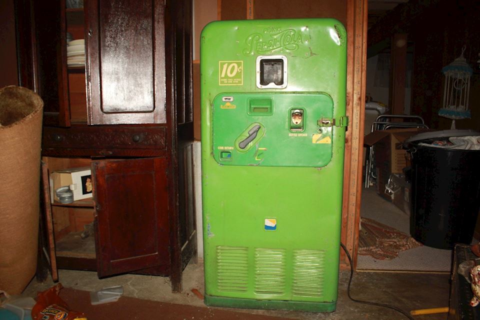 Online MUST SEE! PACKED! MCM, Rare Treasures Fabulous Funky MORE ADDED Old TOYS!