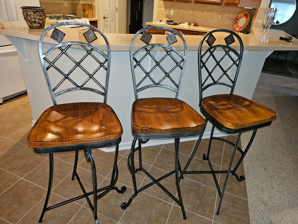 Beautiful Bourbonnais Moving Sale