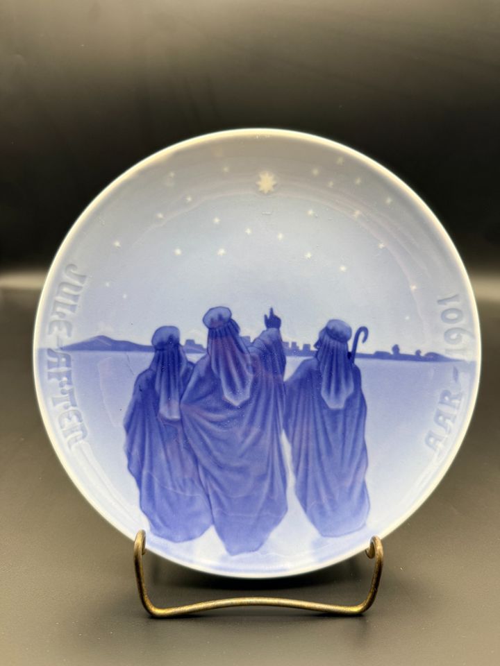 1929 Bing & Grondahl Christmas plate bidding ends 10/5 $65.00