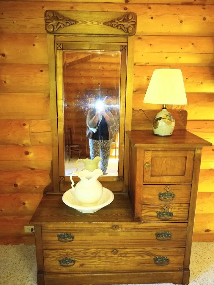 Luxury Log Home Online Auction Only