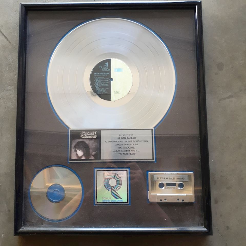 memorabilia online auction from the Estate of Dr. Mark Saginor