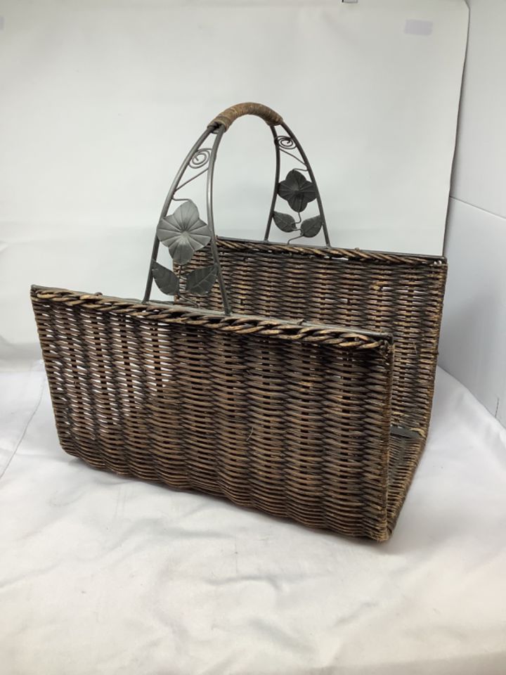 518 Wicker & Metal Basket bidding ends 2/21 2.00