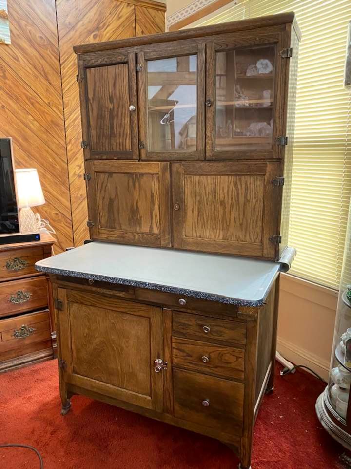 Gray Summit Estate Auction - Farmhouse Furniture, Collectibles, Art, Books, Antiques