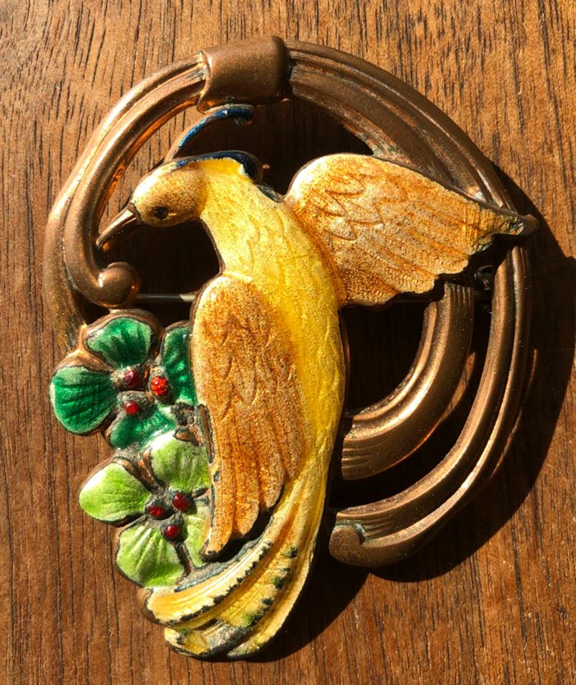 ESTATE COLLECTION OF VINTAGE COSTUME JEWELRY & WATCHES