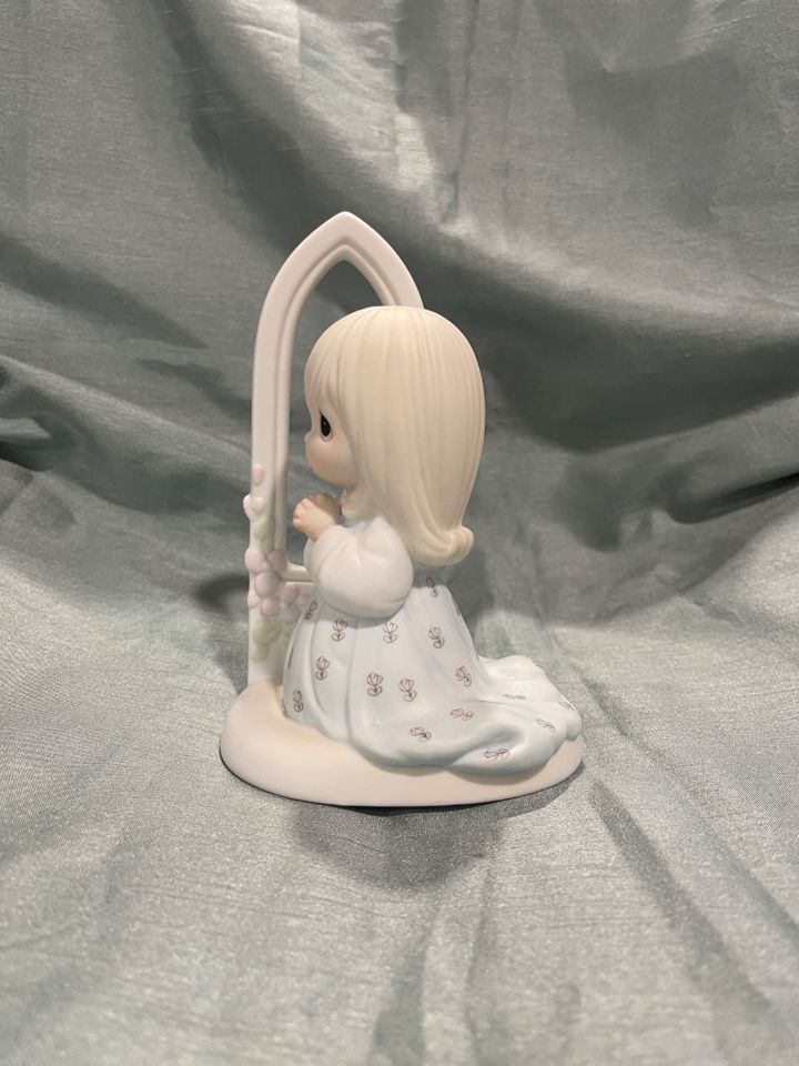 Collector’s Showcase : Precious Moments, Gone With the Wind, Vintage Marbles and More