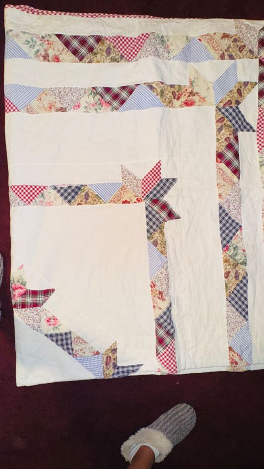 Chic Flips: &#129525; Cozy Quilt Craze: Vintage & Handmade Quilt Online Estate Sale &#129525;