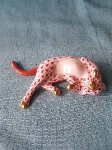 Herend Hungary porcelain cat figurine, 24k gold
