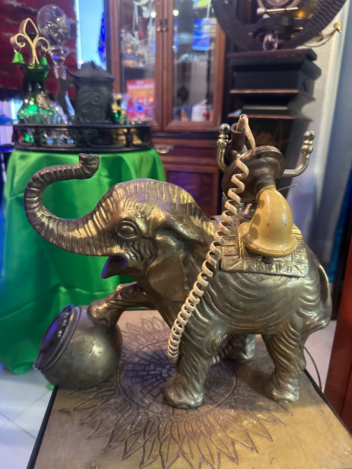 ~ Burleson Interior Designer Refresh Online Only Estate Sale