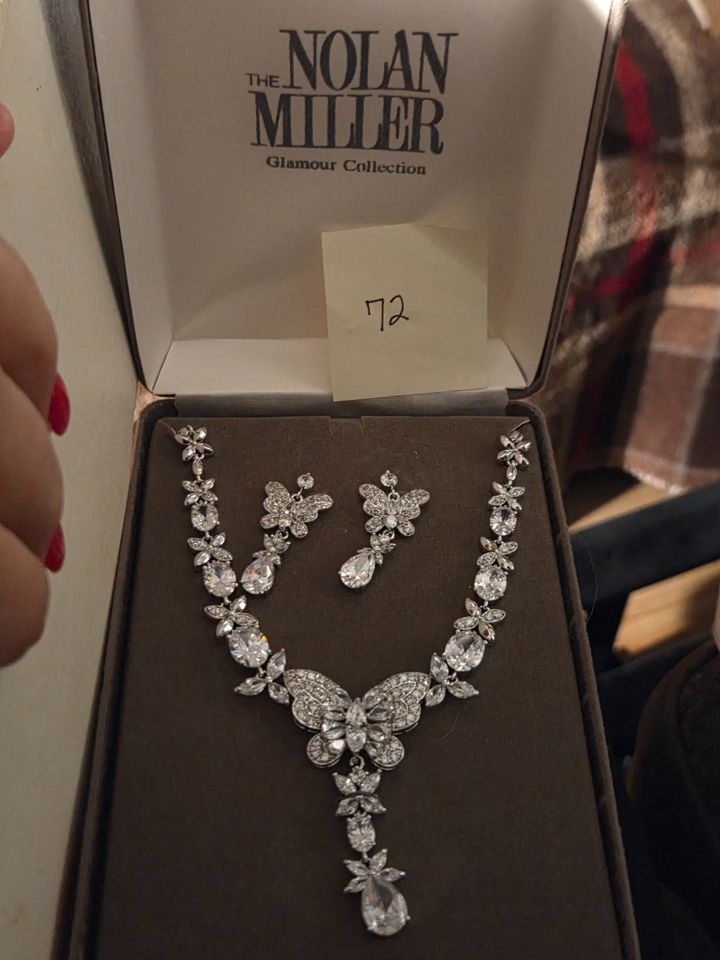 Online Jewelry Auction