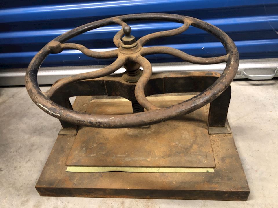 Falmouth Online Auction