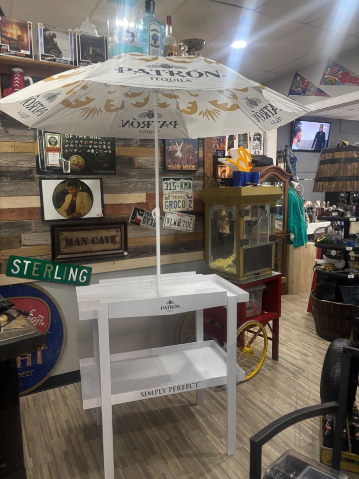 Unique  Mancave , Beanie Babies, Royal Albert and Vintage Collectibles On Line Auction 