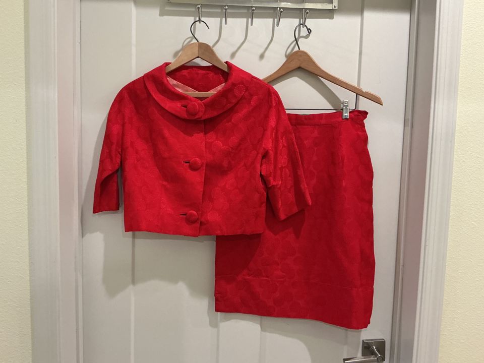 Vintage Clothing & More Online Estate Auction