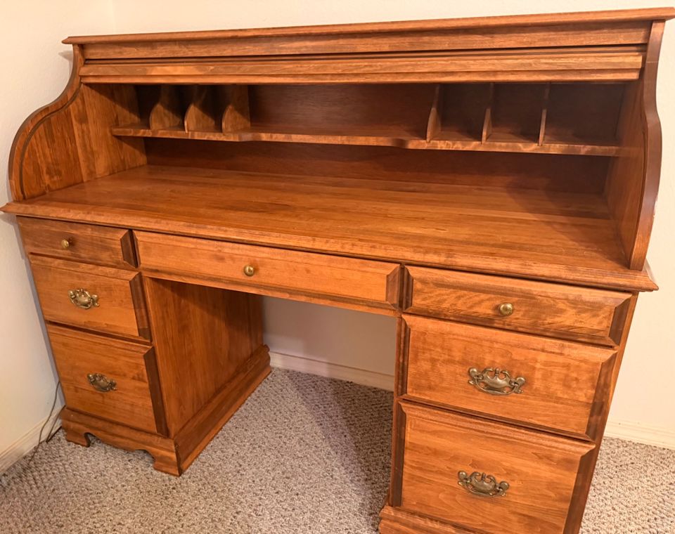 Antique Furniture, Quilts, Afghans, collectibles and MORE!!!