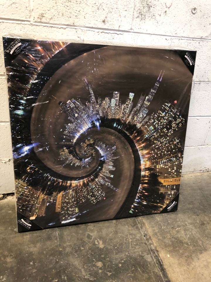 Wall art, mirrors, travel maps defective items