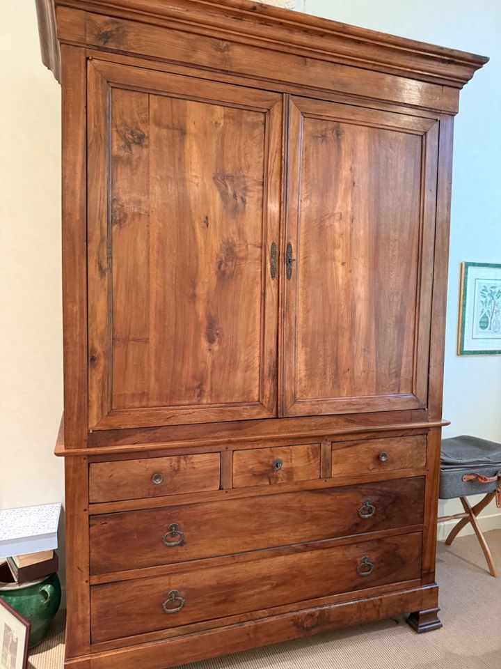  Fine Vintage, Antiques &  Collectibles