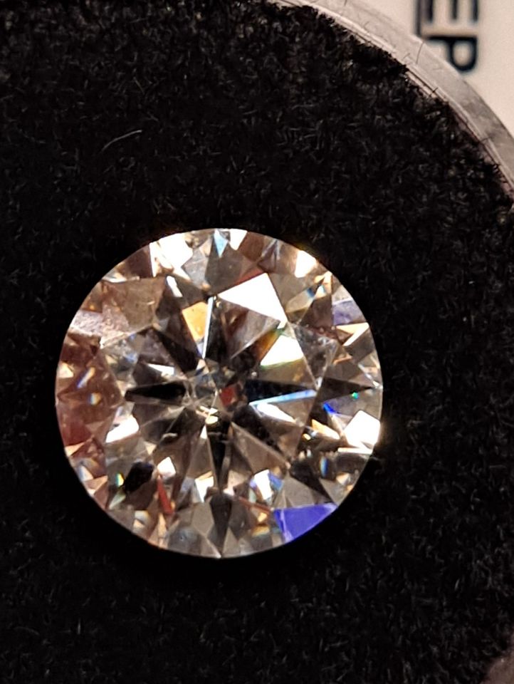 Cozy up and shop! New Items!New lower prices! Diamonds, Gemstones, great quality!