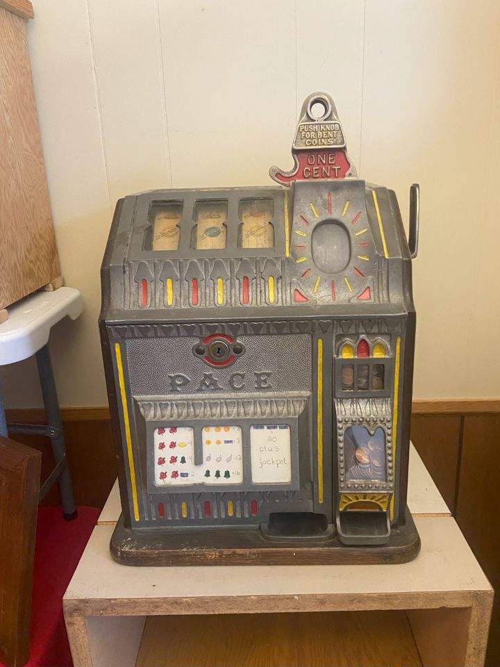 Vintage 1930s Pace 1¢ Slot Machine – Works Great! Original Condition – $450 OBO