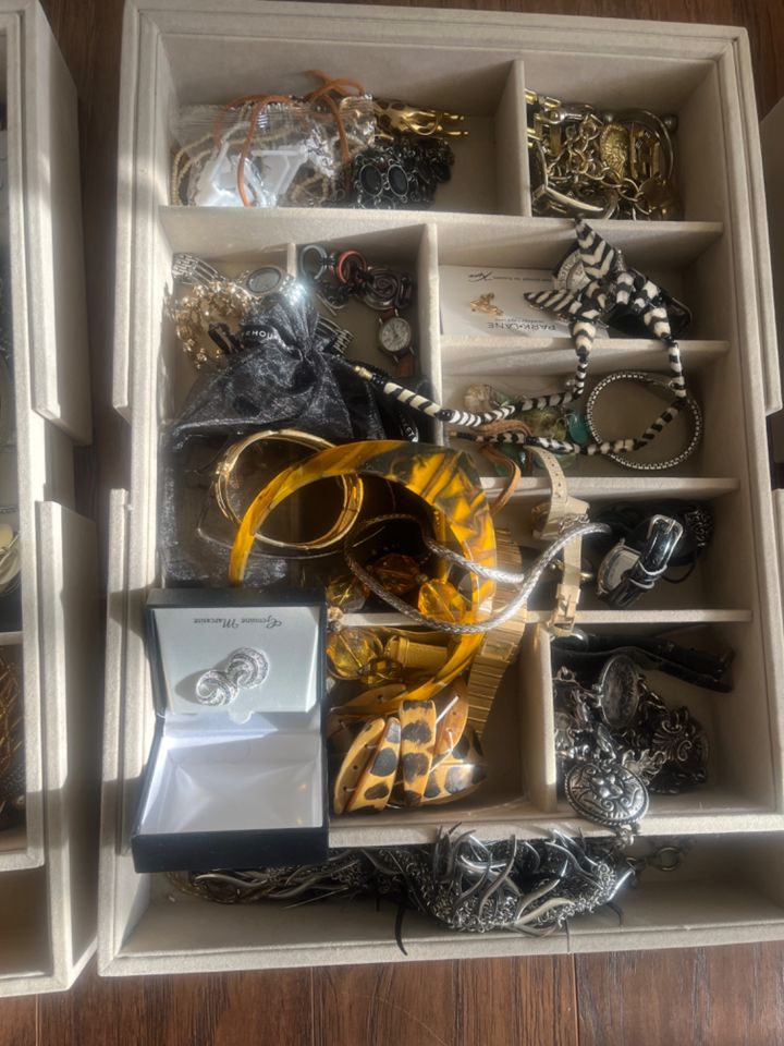 Godfrey, IL Estate Sales around 62035